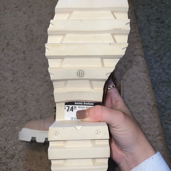 Fall Booties 🍂 - Picture 2 of 2